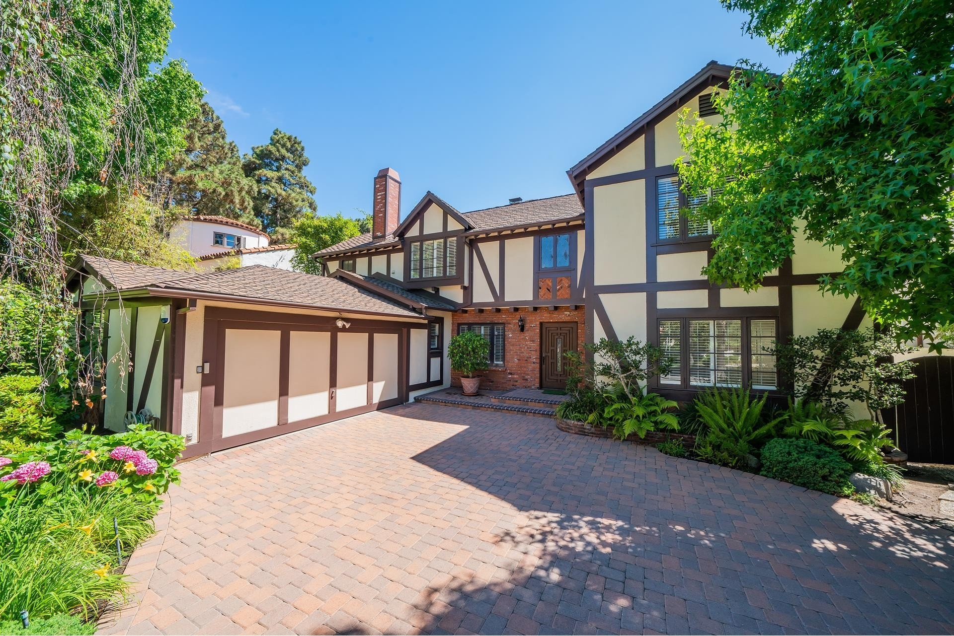 Single Family Home for Sale at Santa Monica, CA 90402