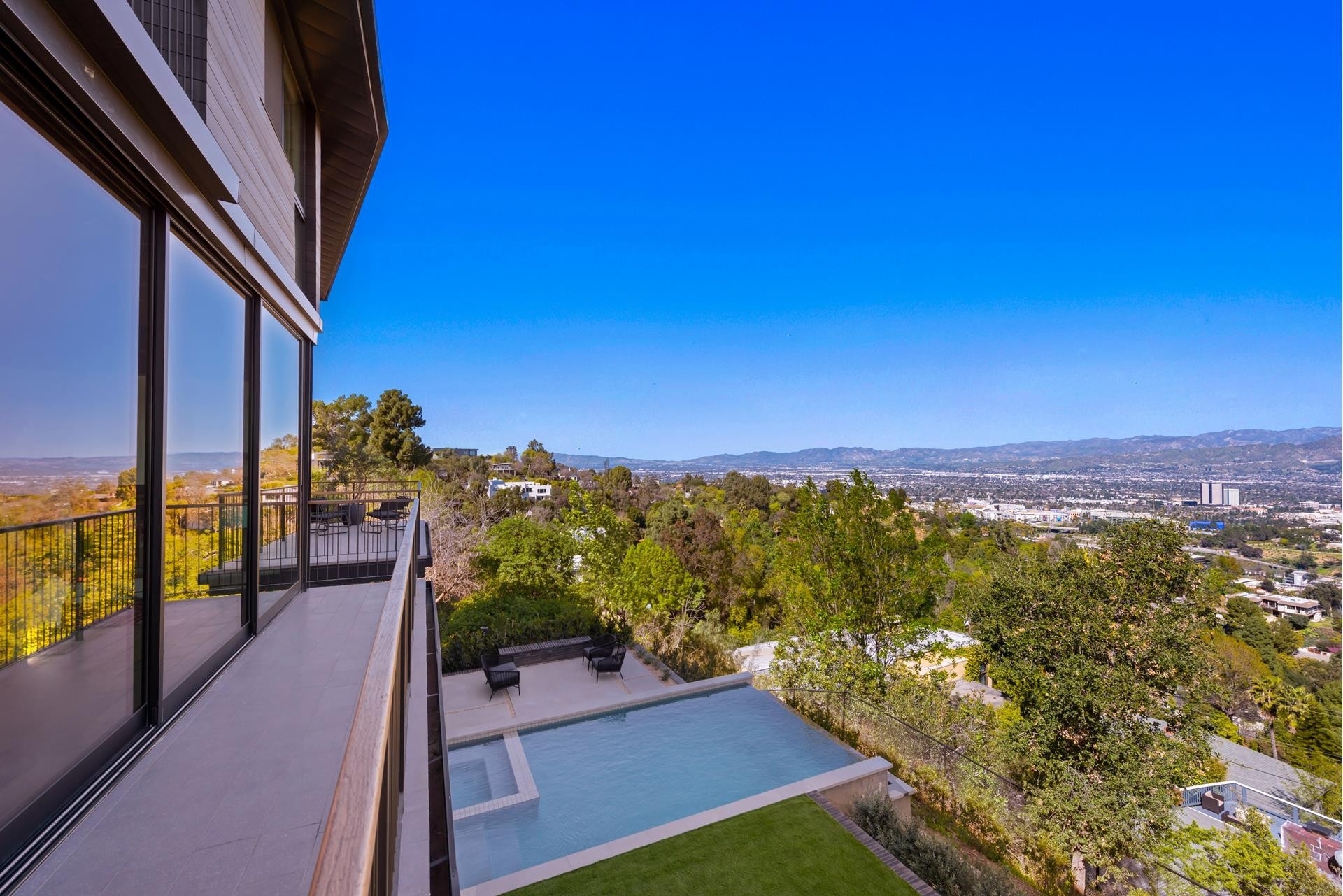 Single Family Home for Sale at Hollywood Hills West, Los Angeles, CA 90046