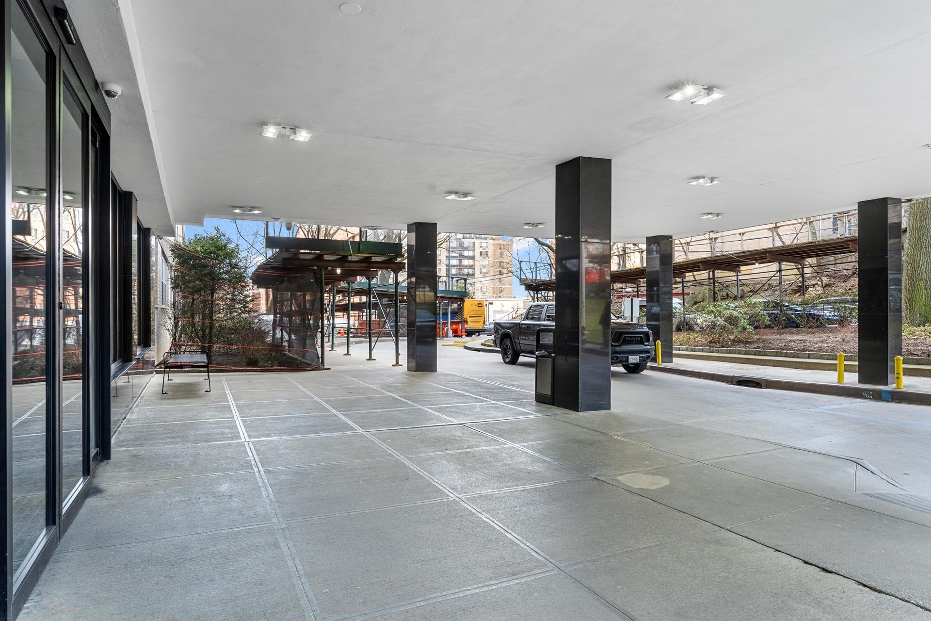 13. Co-op Properties for Sale at River Point Towers, 555 KAPPOCK ST, 17E Spuyten Duyvil, Bronx, NY 10463