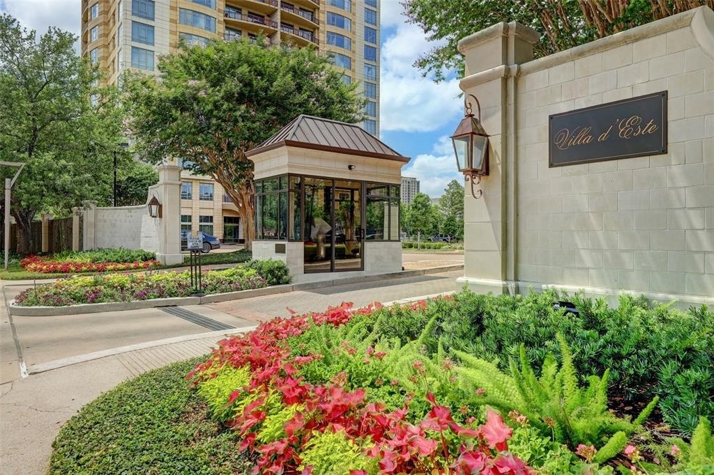 Condominium for Sale at 1000 Uptown Park Boulevard, 82 Uptown Galleria, Houston, TX 77056