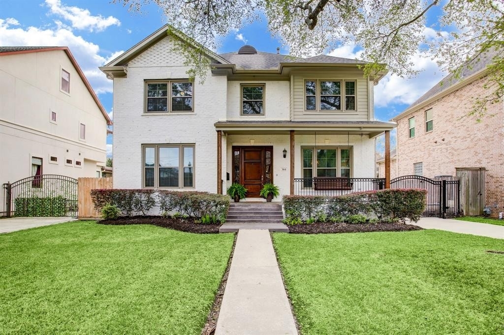 Single Family Home for Sale at Braeswood Place, Houston, TX 77025