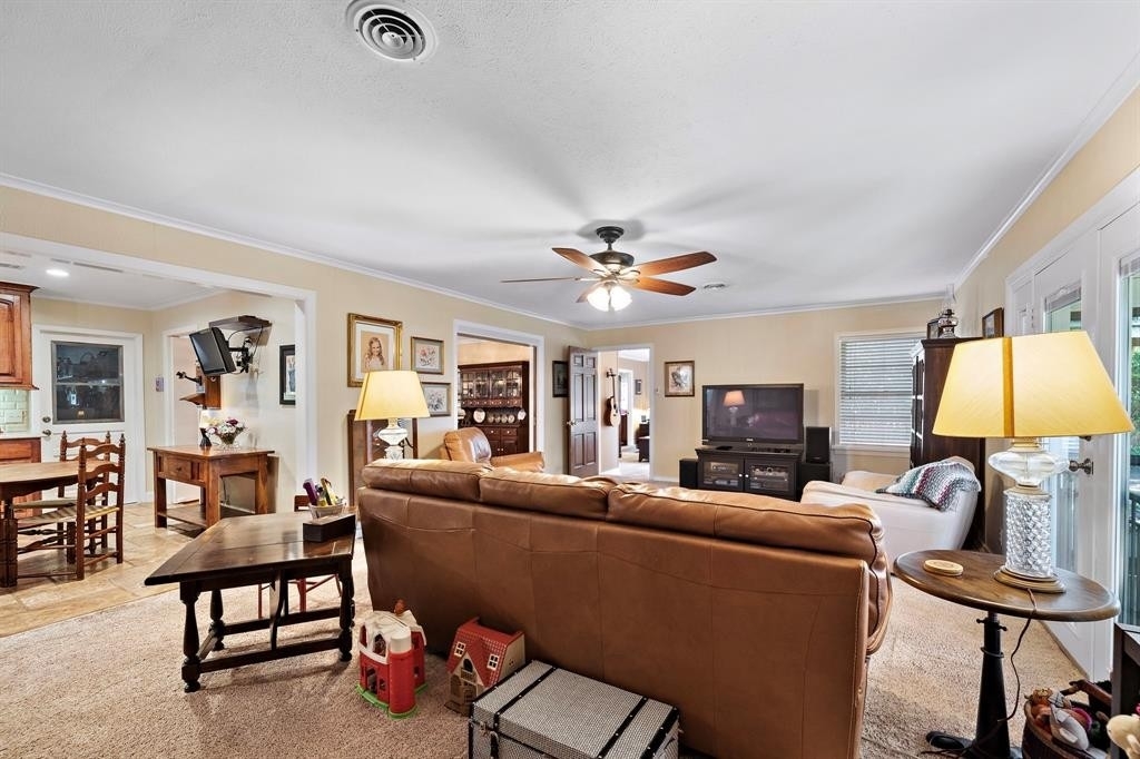 26. Single Family Homes for Sale at Spring Branch Oaks, Houston, TX 77080