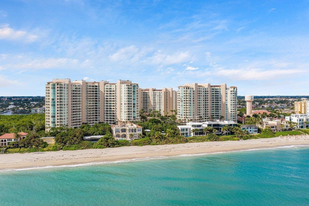 1. Condominiums для того Продажа на 3700 S Ocean Boulevard, 210b Highland Beach, FL 33487