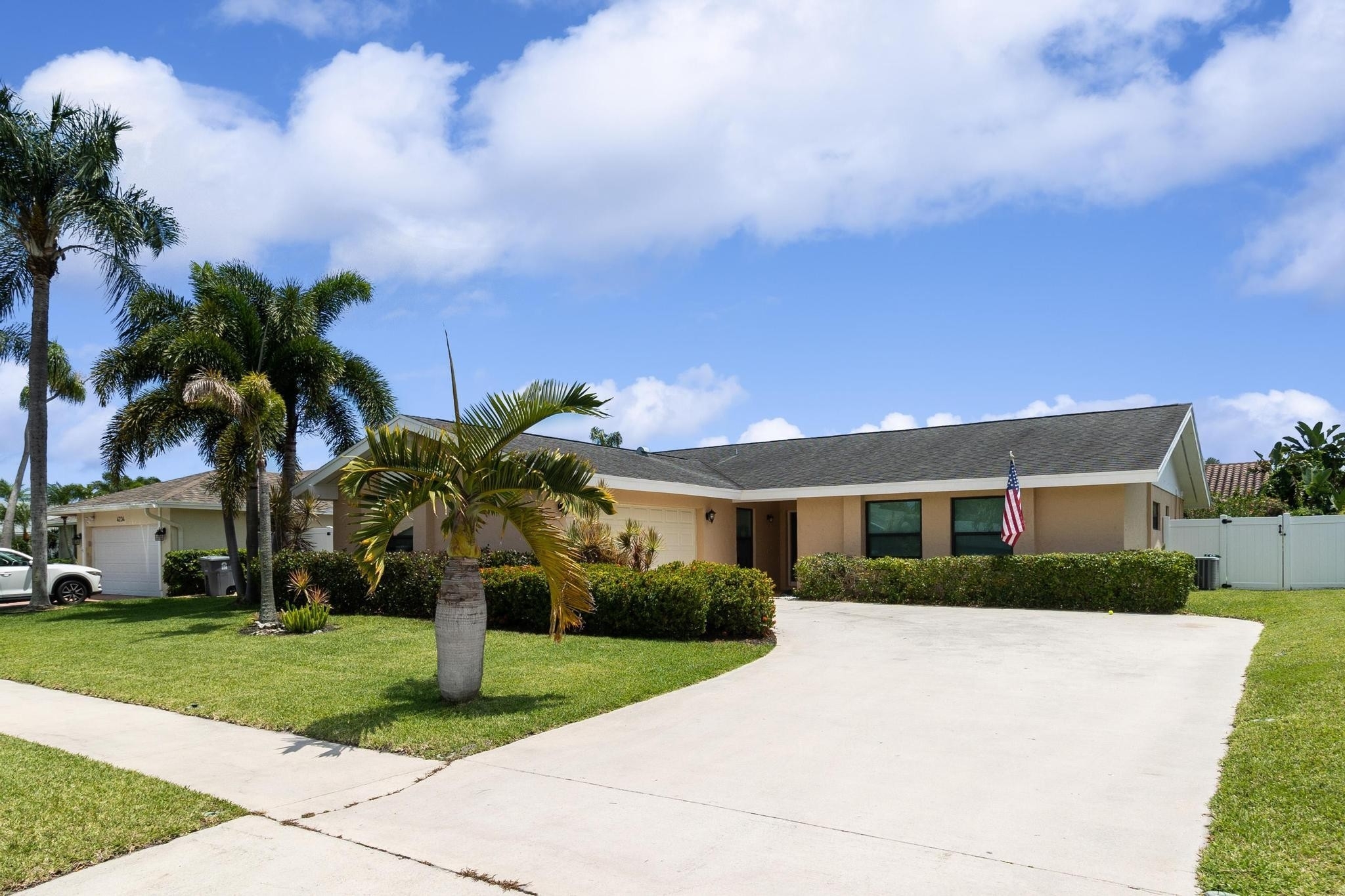 Maison unifamiliale pour l Vente à Bocaire Golf Club, Boca Raton, FL 33487