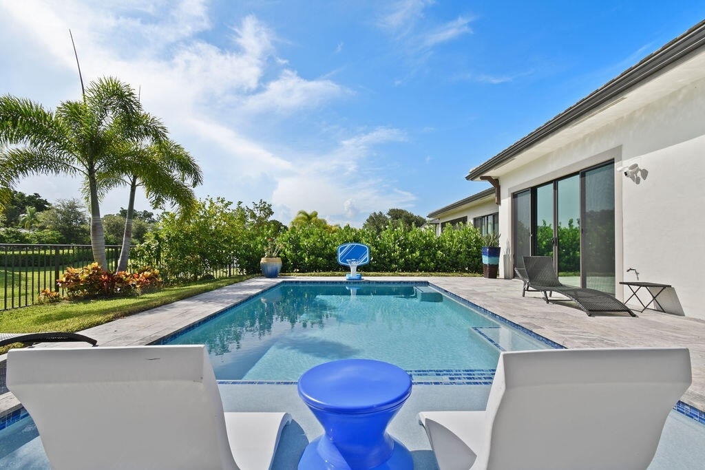 32. Single Family Homes 為 特賣 在 Northend, West Palm Beach, FL 33401