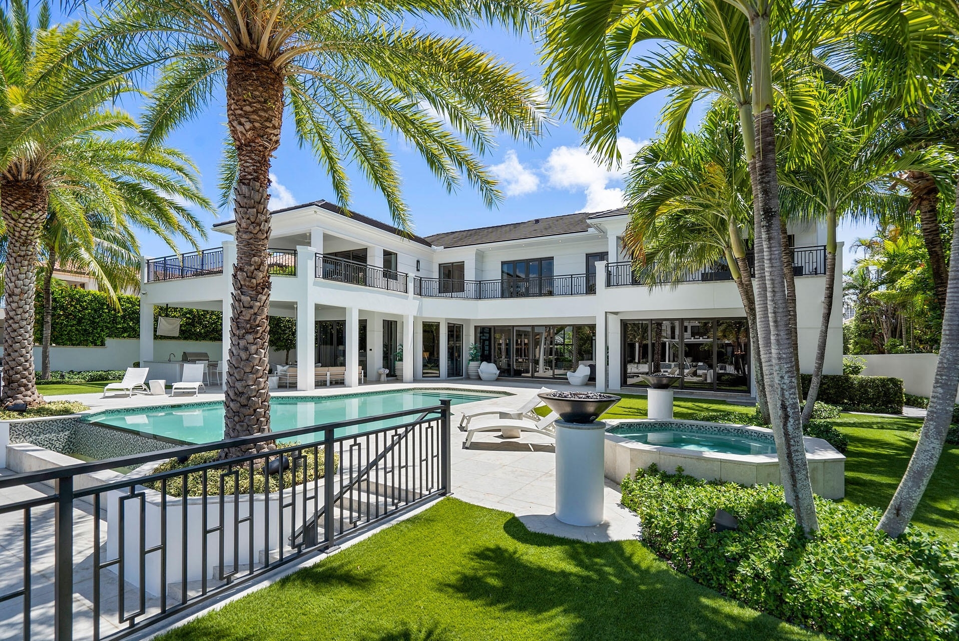 7. Single Family Homes for Sale at Royal Palm Yacht and Country Club, Boca Raton, FL 33432