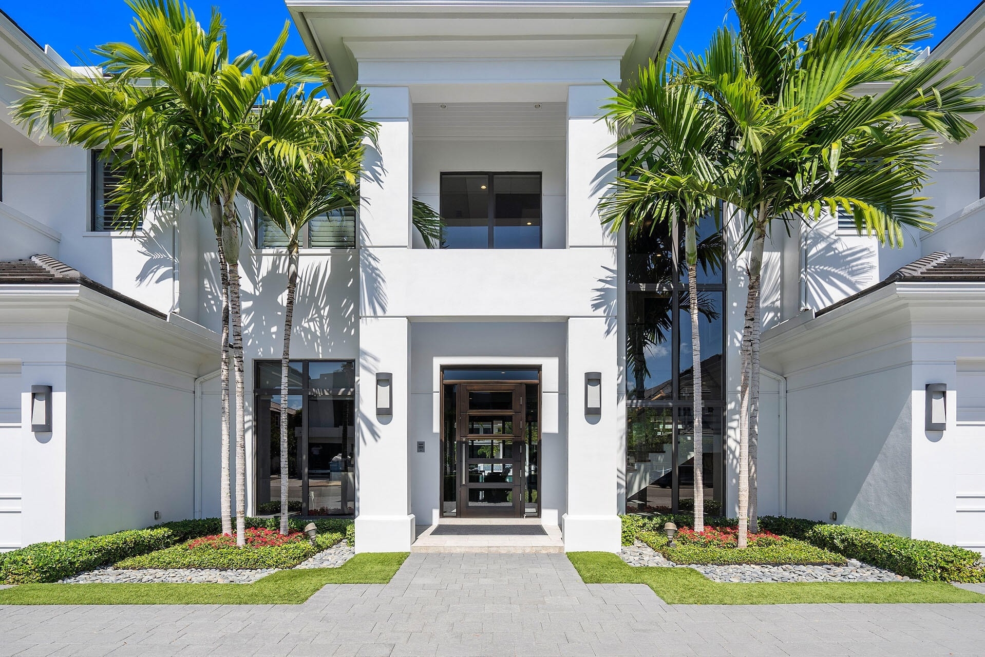 15. Single Family Homes for Sale at Royal Palm Yacht and Country Club, Boca Raton, FL 33432