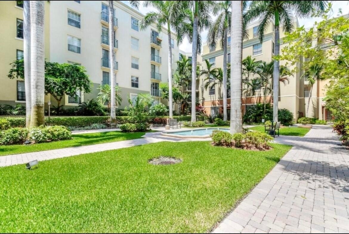 32. Condominiums for Sale at 780 S Sapodilla Avenue, 402 Downtown West Palm Beach, West Palm Beach, FL 33401