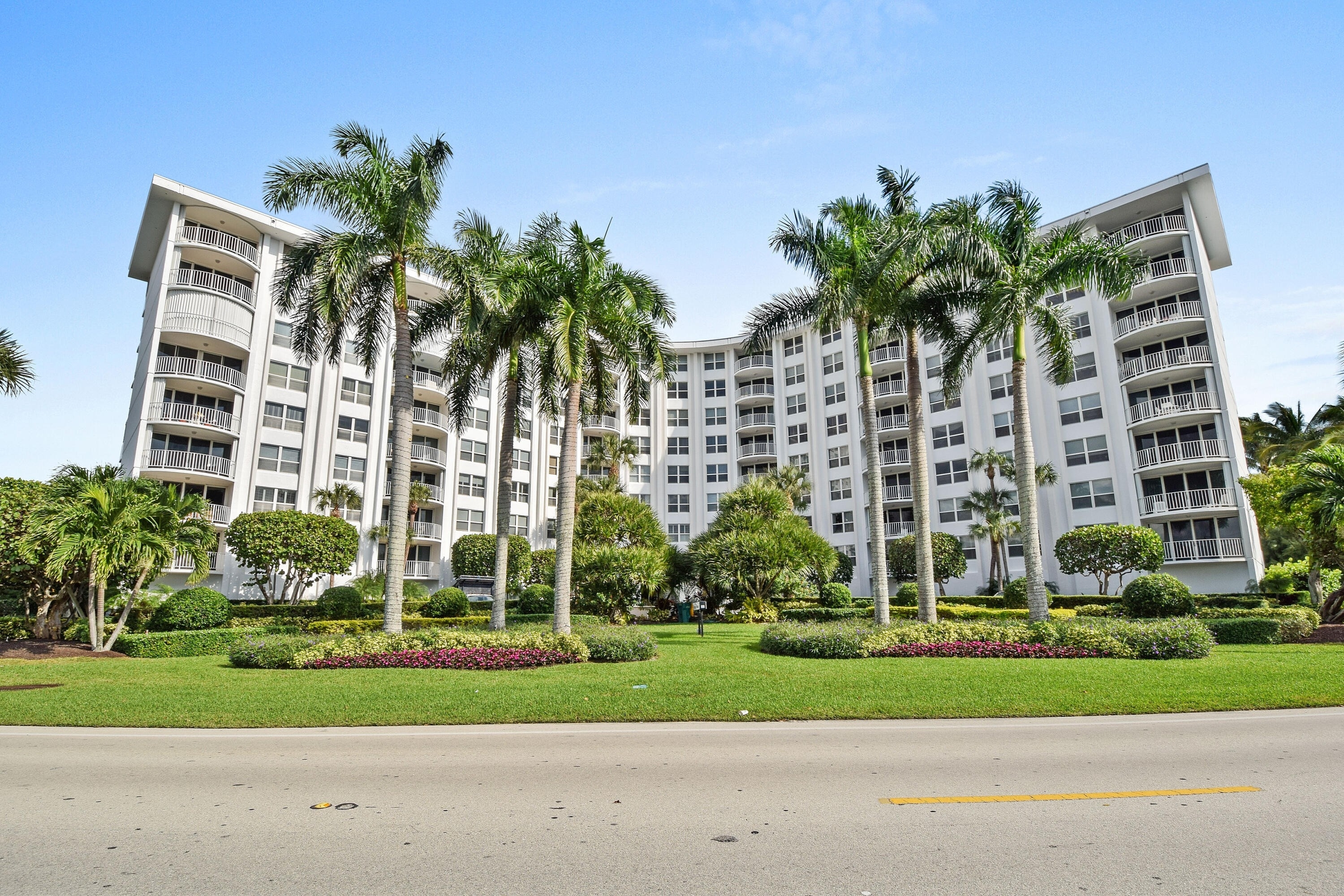 35. Condominiums for Sale at 2295 S Ocean Boulevard, 321 Palm Beach, FL 33480