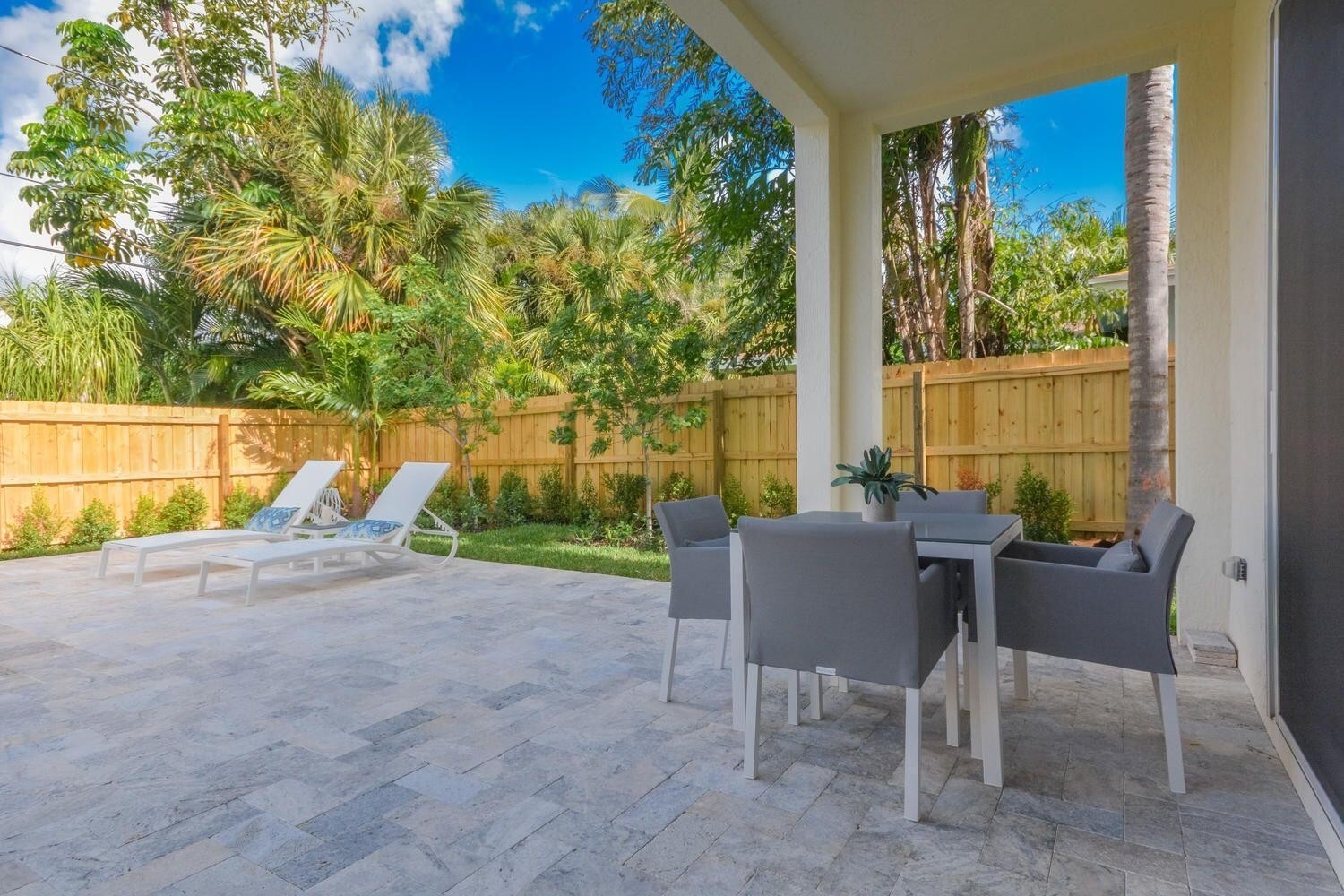 27. Single Family Homes for Sale at Delray Manors, Boca Raton, FL 33487