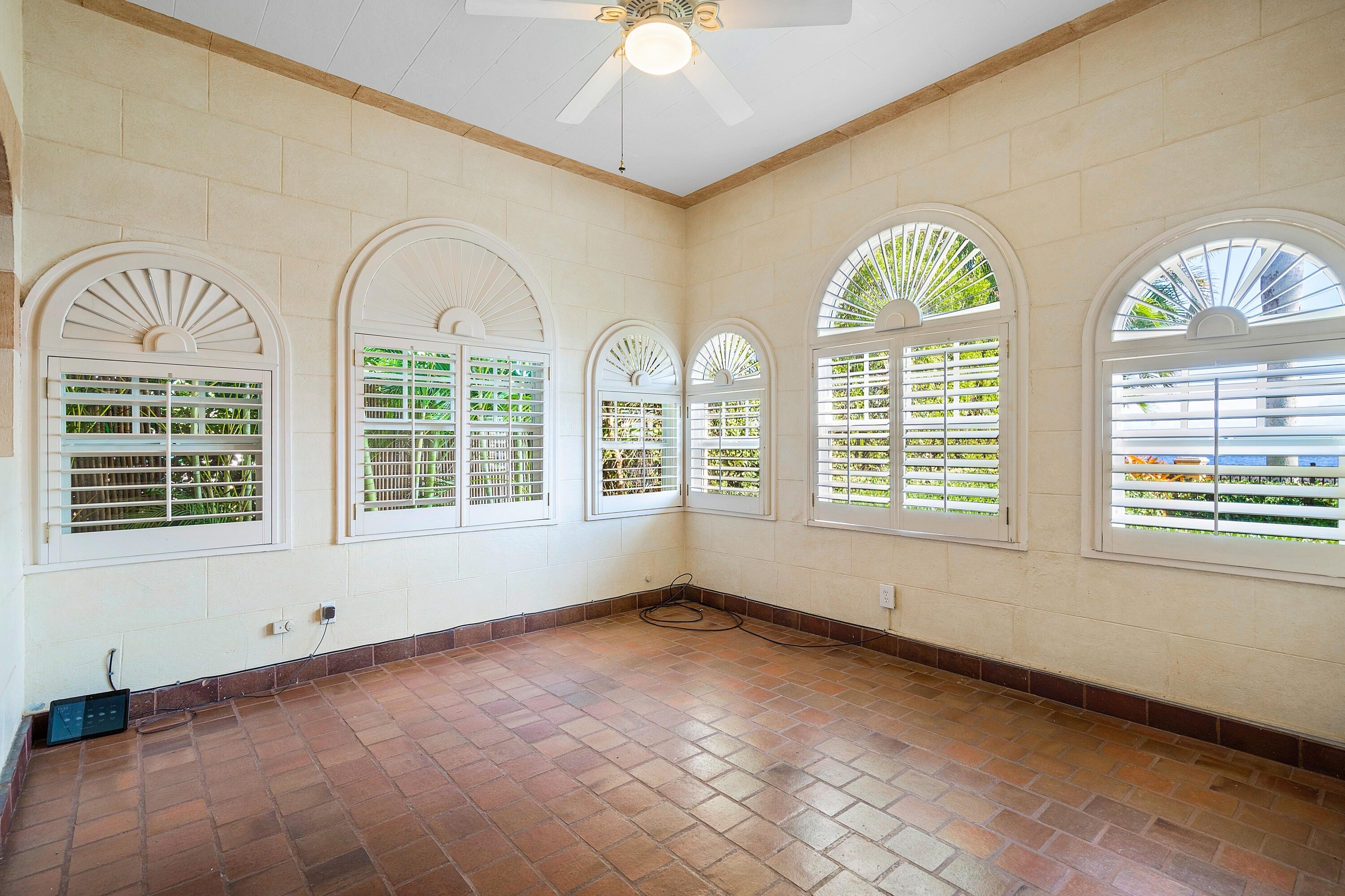 15. Single Family Homes for Sale at Historic Southland Park, West Palm Beach, FL 33405