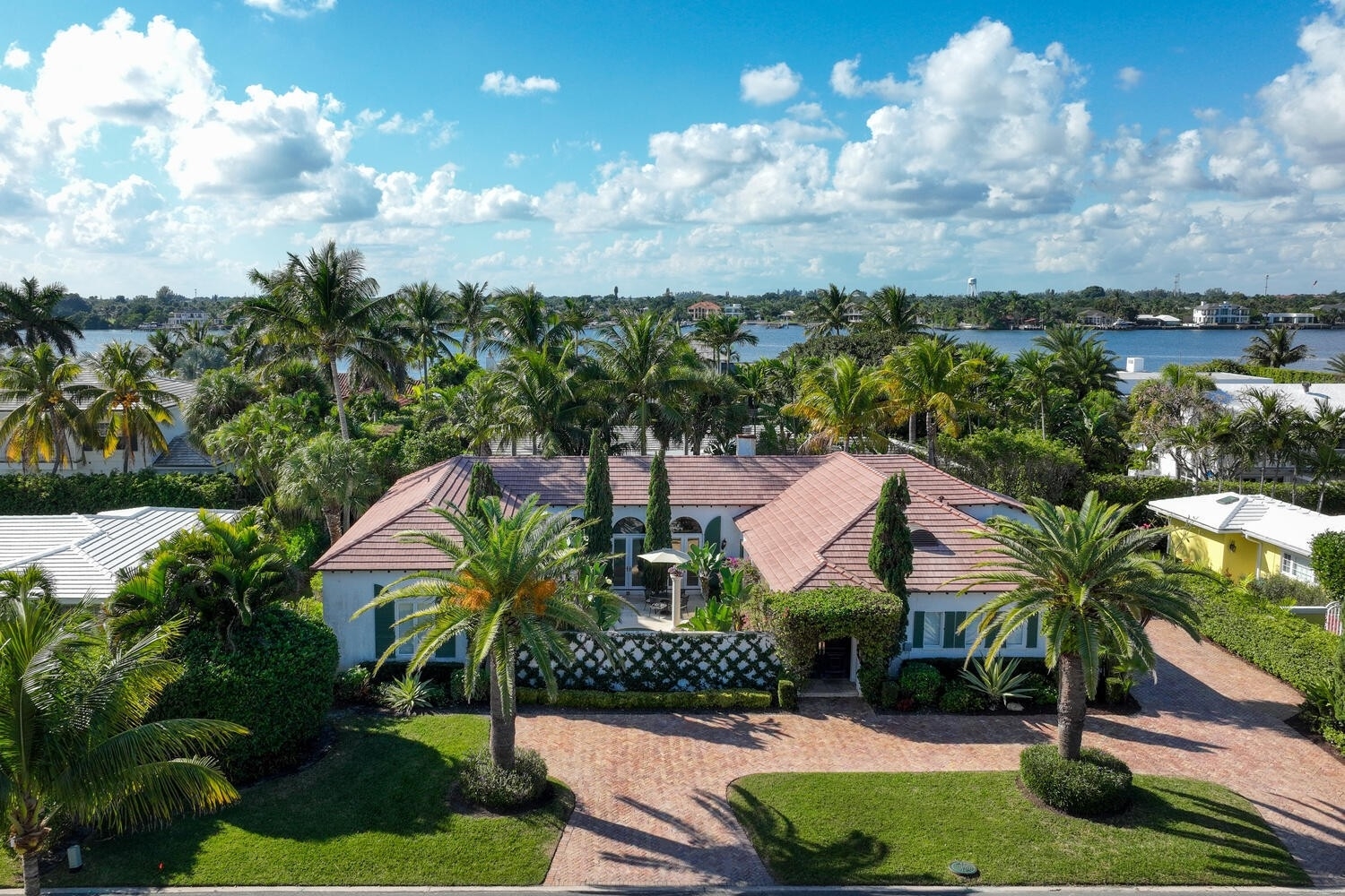 Single Family Home at Ibis Isle, Palm Beach, FL 33480