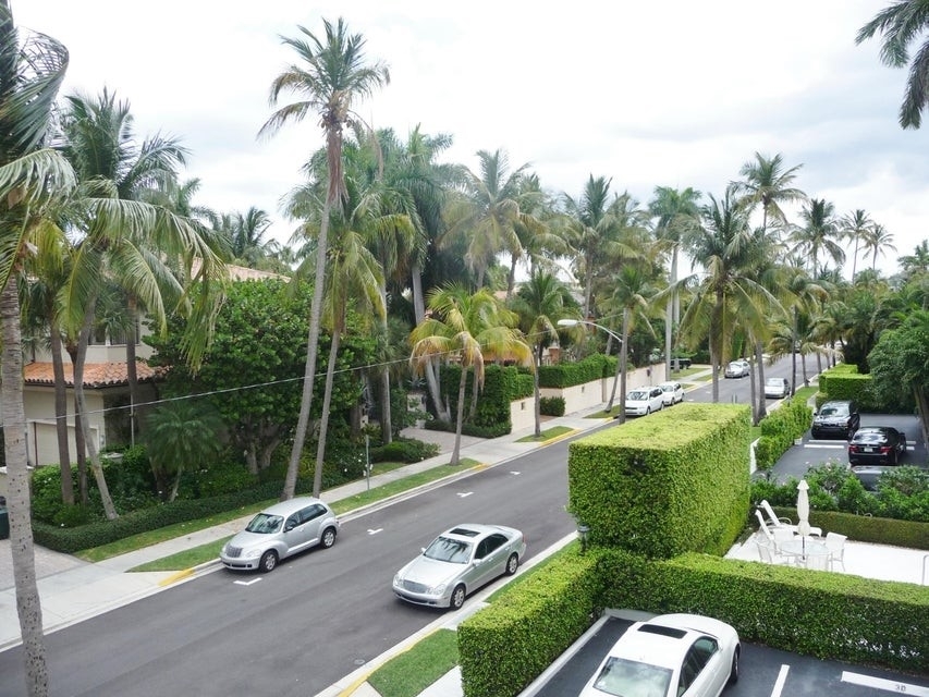 13. Condominiums at 354 Chilean Avenue, 3e Palm Beach