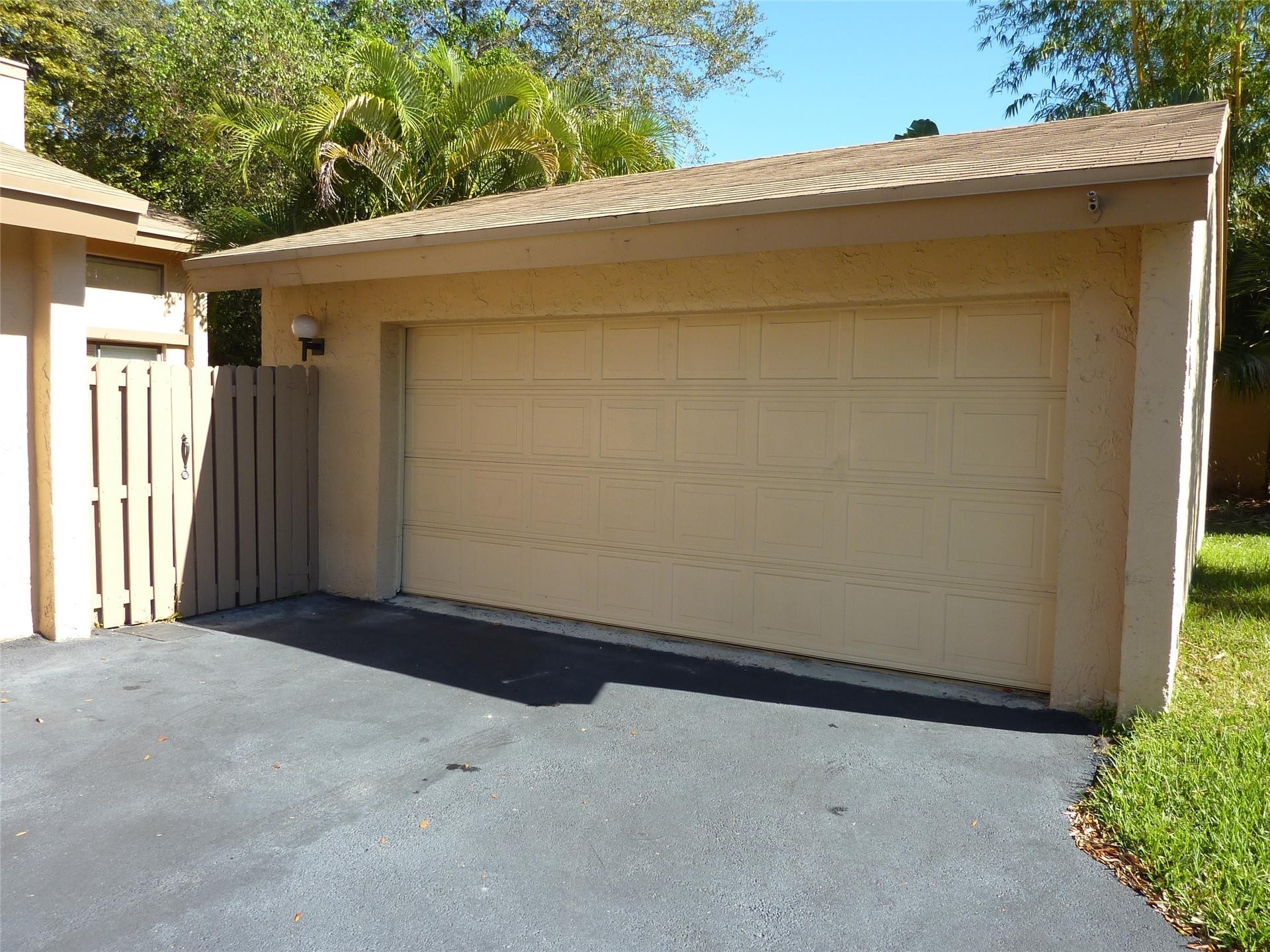 2. Single Family Townhouse at 11217 SW 111 ST, . Miami
