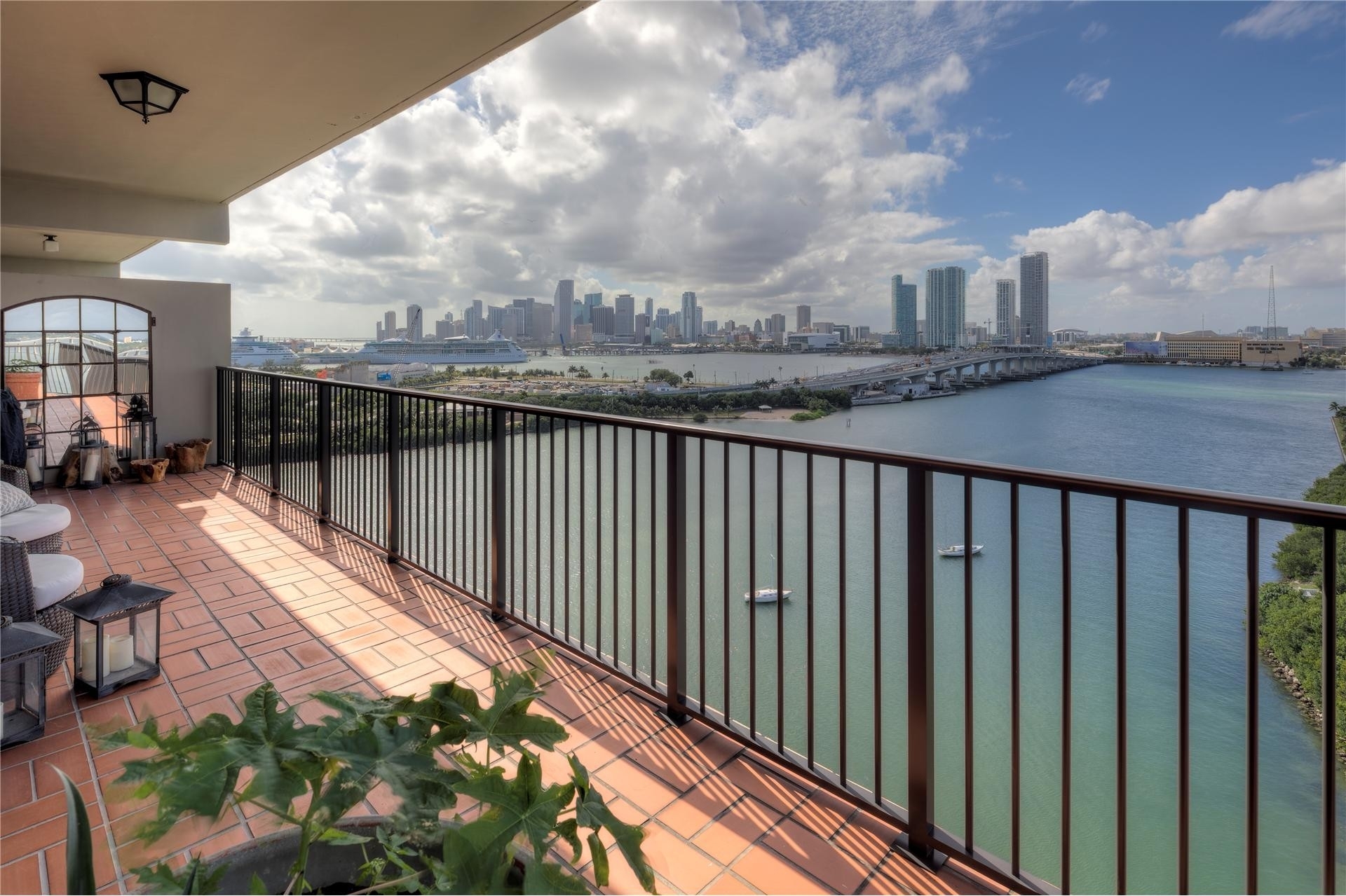 19. Condominiums at 1000 Venetian Way , 1408 Miami Beach