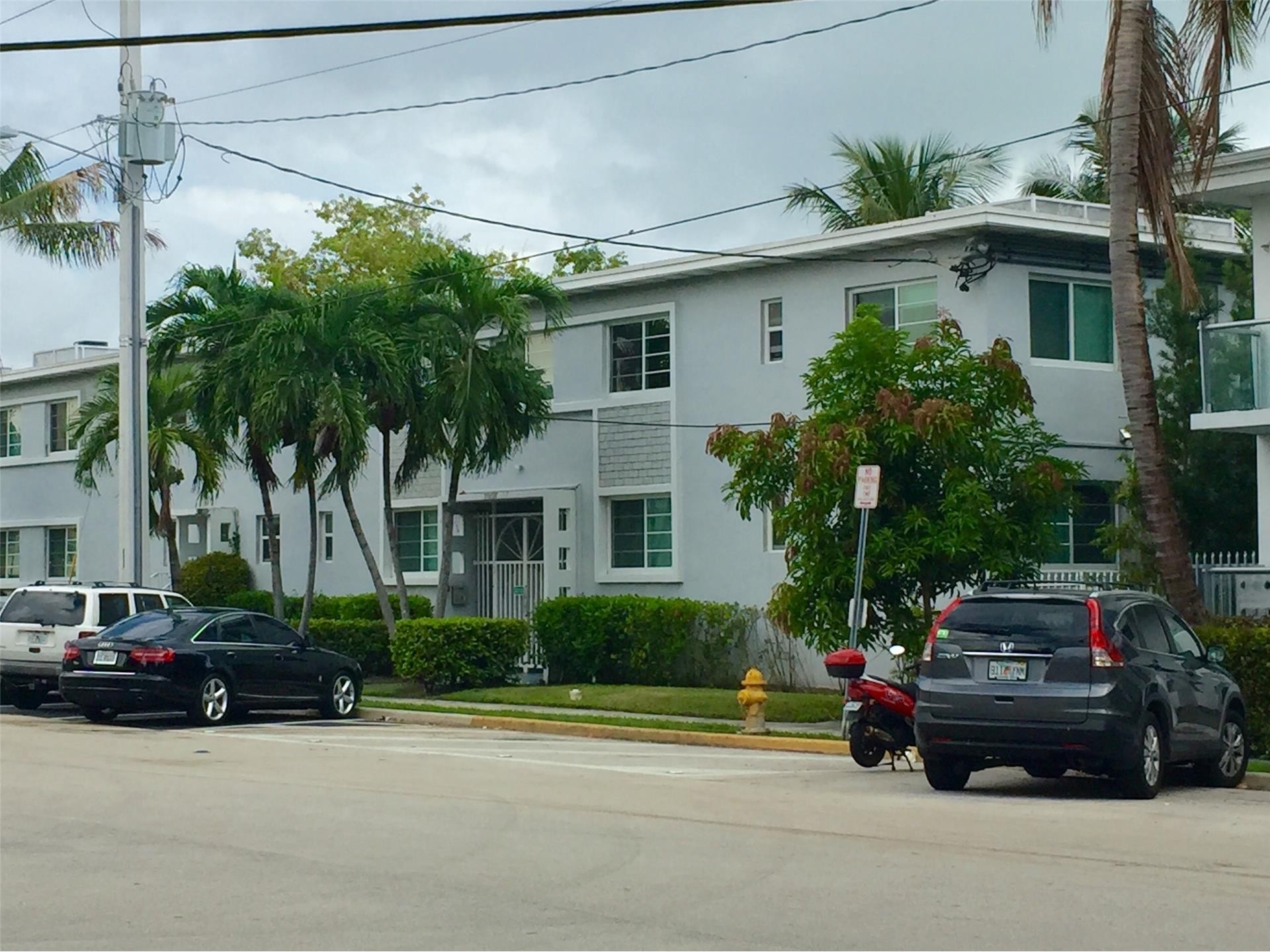 18. Condominiums at 7207 Bay Dr, 9 Miami Beach