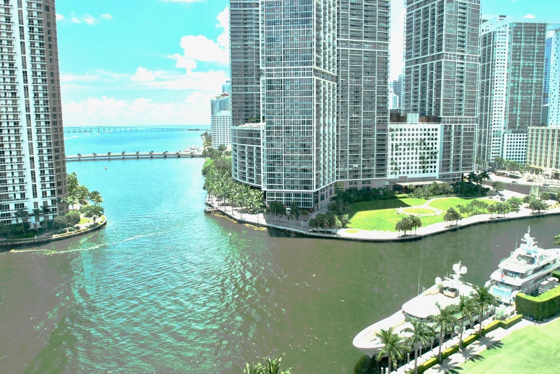 18. Condominiums at 300 S Biscayne Blvd, L-1206 Miami