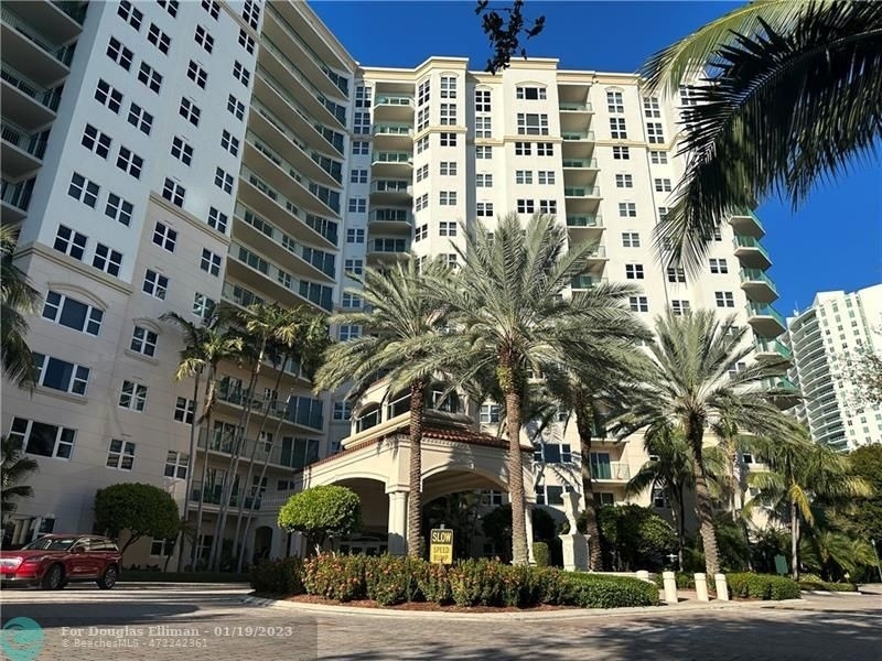 Condominium for Sale at 19900 E Country Club Dr , 114 Biscayne Yacht and Country Club, Aventura, FL 33180