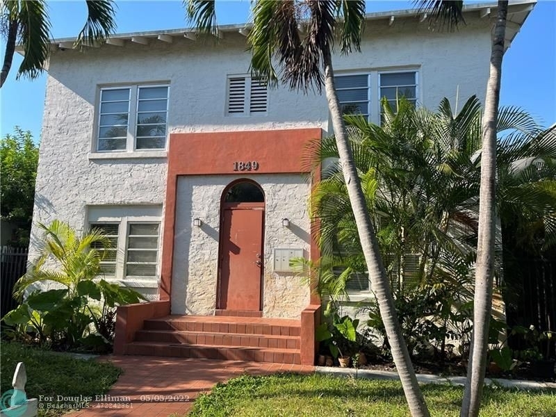Single Family Home for Sale at Hollywood South Side, Hollywood, FL 33020