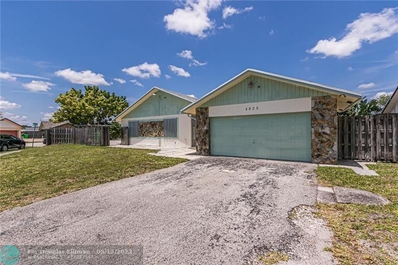 Single Family Home for Sale at Springtree Lakes, Sunrise, FL 33351