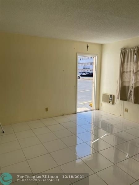 12. Condominiums for Sale at 181 NE 14th Ave , 23A Atlantic Shores, Hallandale Beach, FL 33009