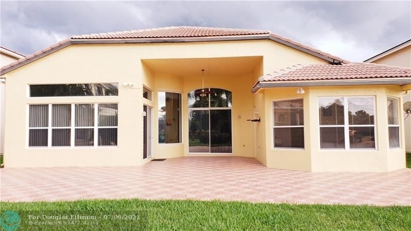 18. Single Family Homes for Sale at Delray Beach, FL 33446