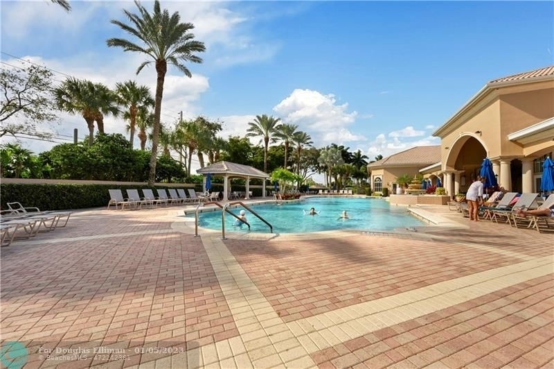 24. Single Family Homes for Sale at Delray Beach, FL 33446