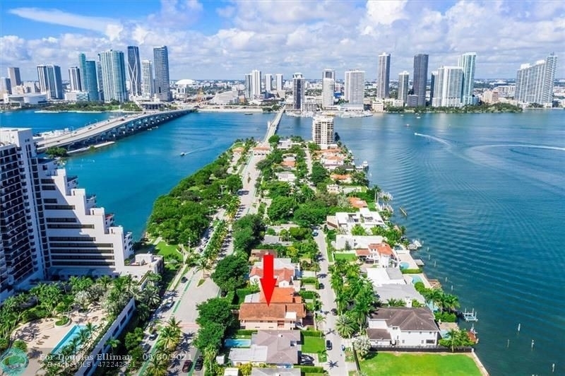 3. Single Family Homes for Sale at Venetian Islands, Miami, FL 33139