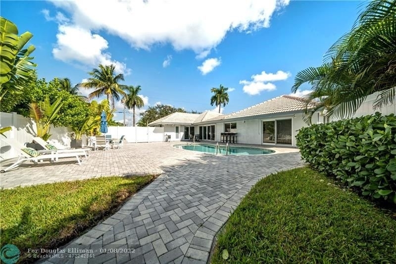30. Single Family Homes for Sale at Landings, Fort Lauderdale, FL 33308