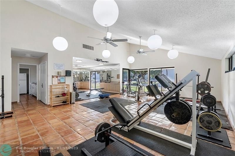 31. Single Family Townhouse for Sale at 7200 NW 2nd Ave, 117 Hidden Valley, Boca Raton, FL 33487
