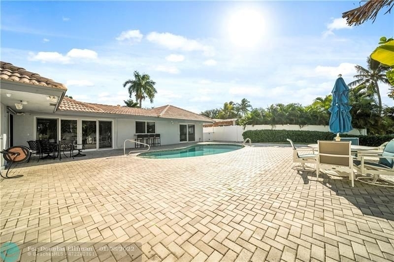 31. Single Family Homes for Sale at Landings, Fort Lauderdale, FL 33308