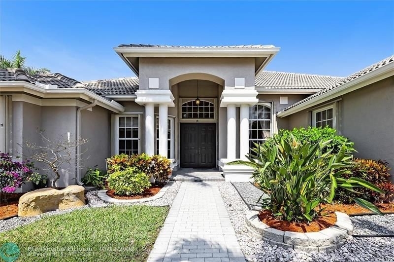 36. Single Family Homes для того Продажа на Boca Falls, Boca Raton, FL 33428