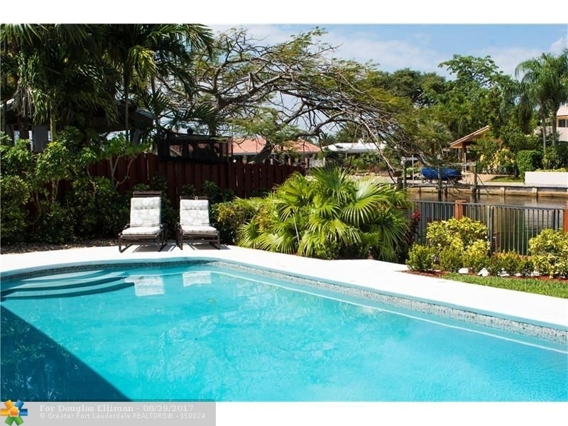 5. Single Family Homes for Sale at Lake Estates, Fort Lauderdale, FL 33308