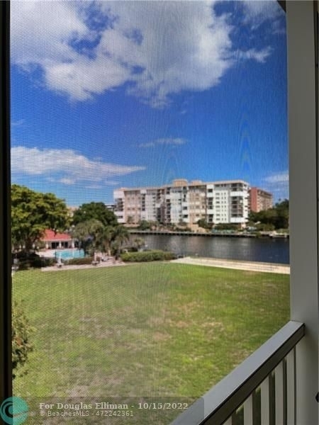 6. Condominiums for Sale at 3100 NE 48th Ct, 415 Lighthouse Point, FL 33064