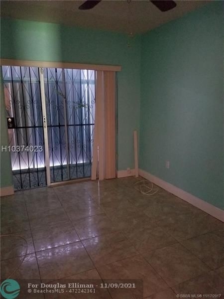 7. Condominiums for Sale at 101 NW 204th St , 1 Andover Lakes, Miami Gardens, FL 33169