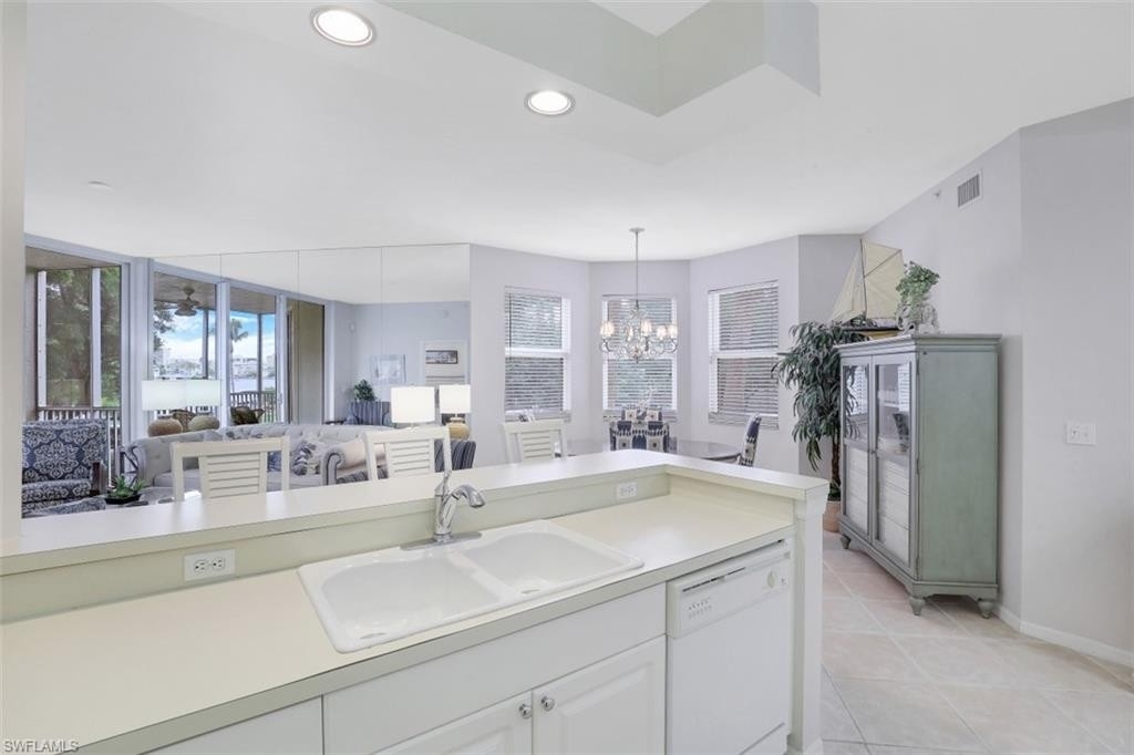 15. Single Family Homes for Sale at 450 Launch CIR, 204 Vanderbilt Beach, Naples, FL 34108