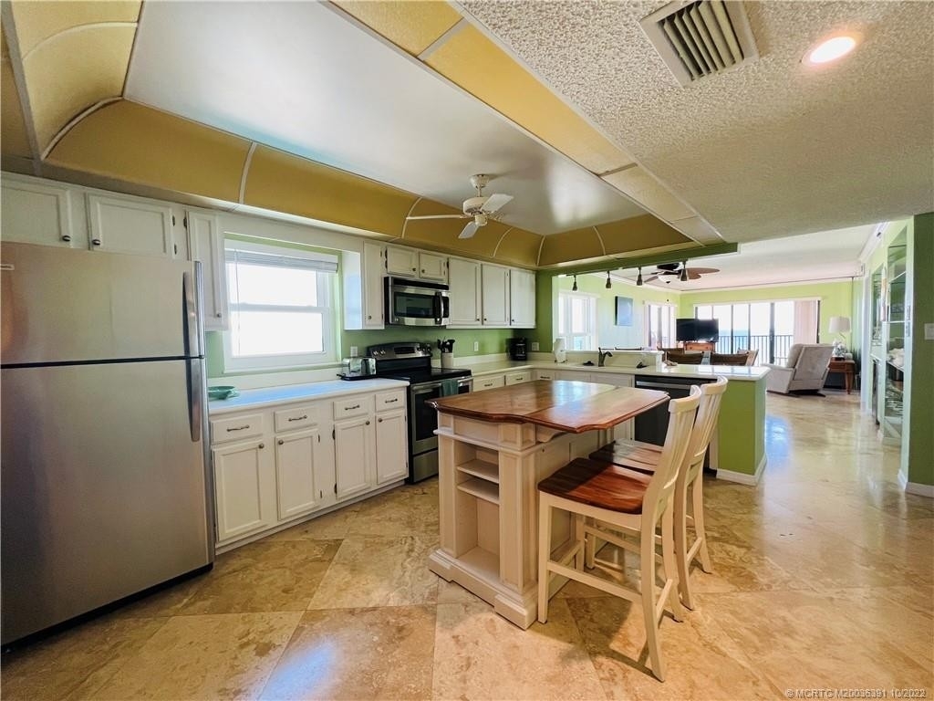 4. Single Family Homes at 10200 S Ocean Drive, PH-1 Hutchinson Island South, Jensen Beach, FL 34957