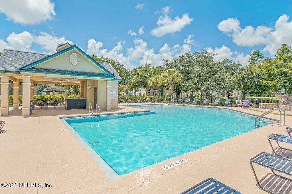 27. Single Family Homes for Sale at 13703 RICHMOND PARK DR, 2102 Beach Haven, Jacksonville, FL 32224
