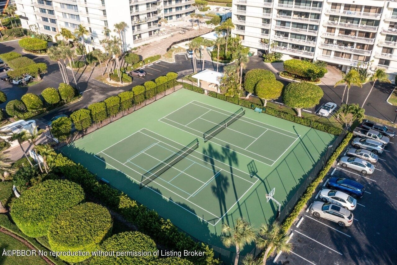27. Condominiums for Sale at 3300 S Ocean Boulevard, 104S Palm Beach, FL 33480