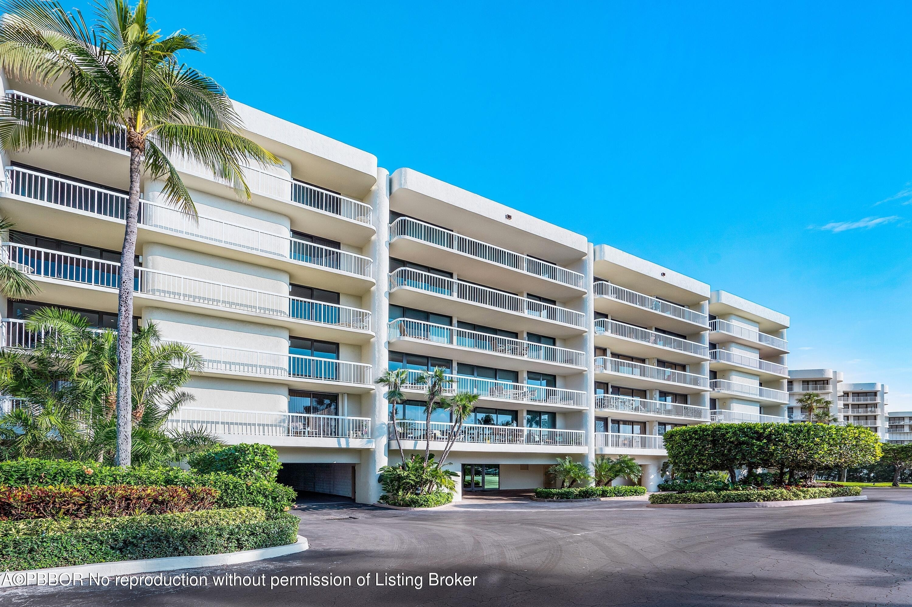 27. Condominiums for Sale at 3300 S Ocean Boulevard, 205N Palm Beach, FL 33480