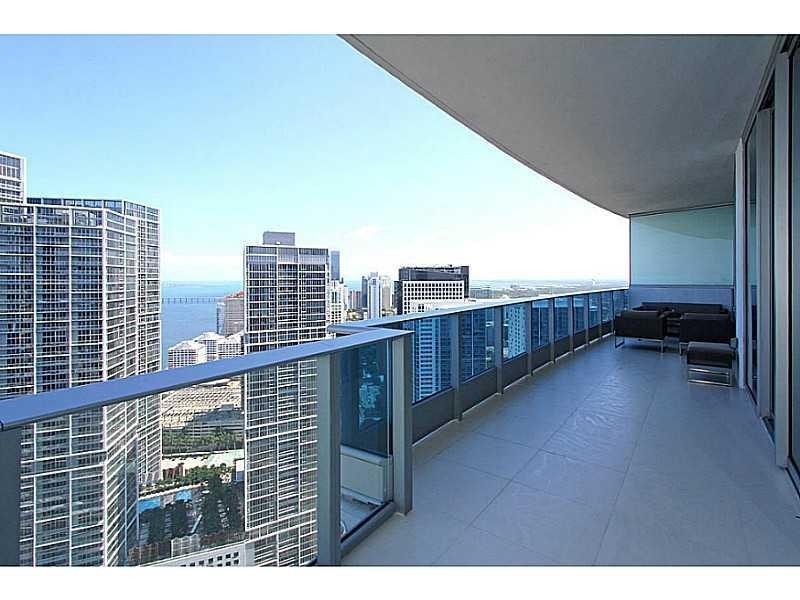 4. Condominiums at 200 BISCAYNE BL WAY, 4908 Miami