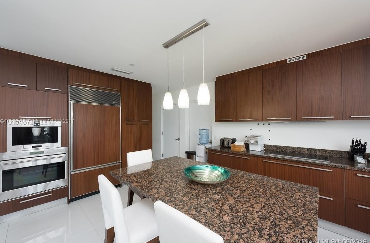 11. Rentals at 15901 Collins Ave, 2504 Sunny Isles Beach