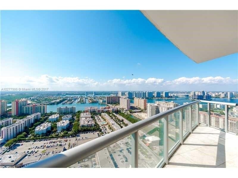 26. Rentals at 17121 Collins Ave, 2205 Sunny Isles Beach