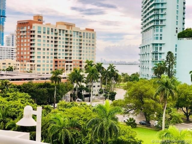 28. Condominiums at 275 NE 18th St , 708 Miami