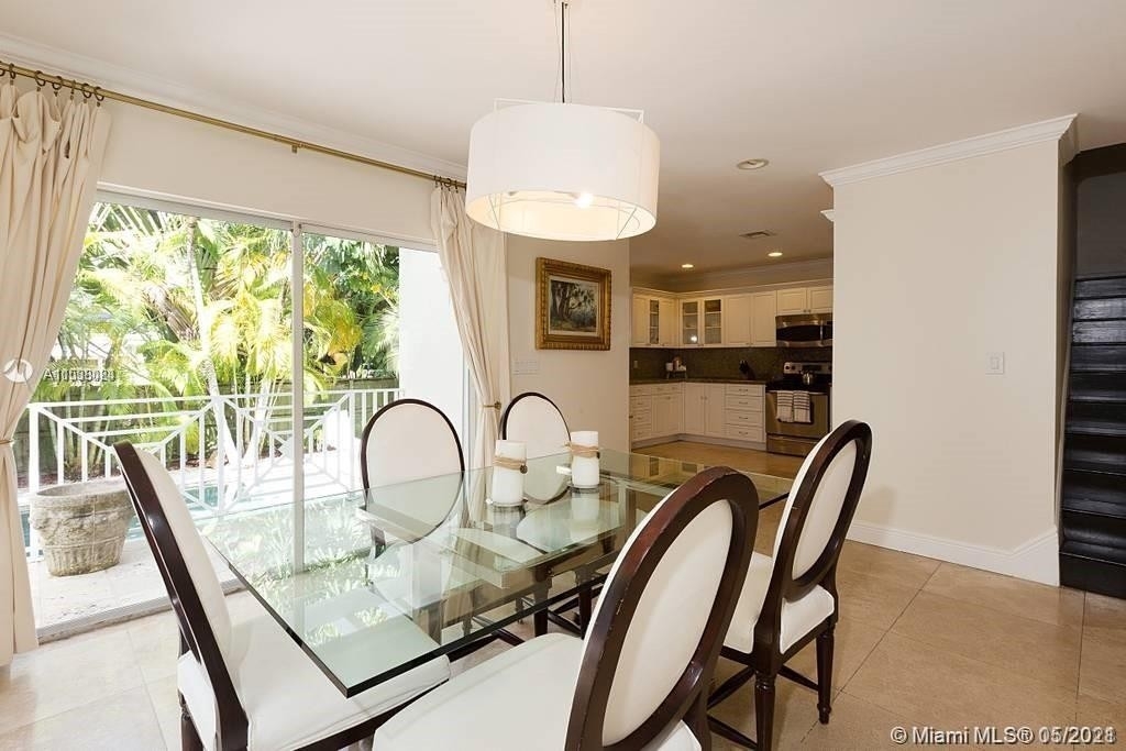 11. Single Family Townhouse at Key Biscayne