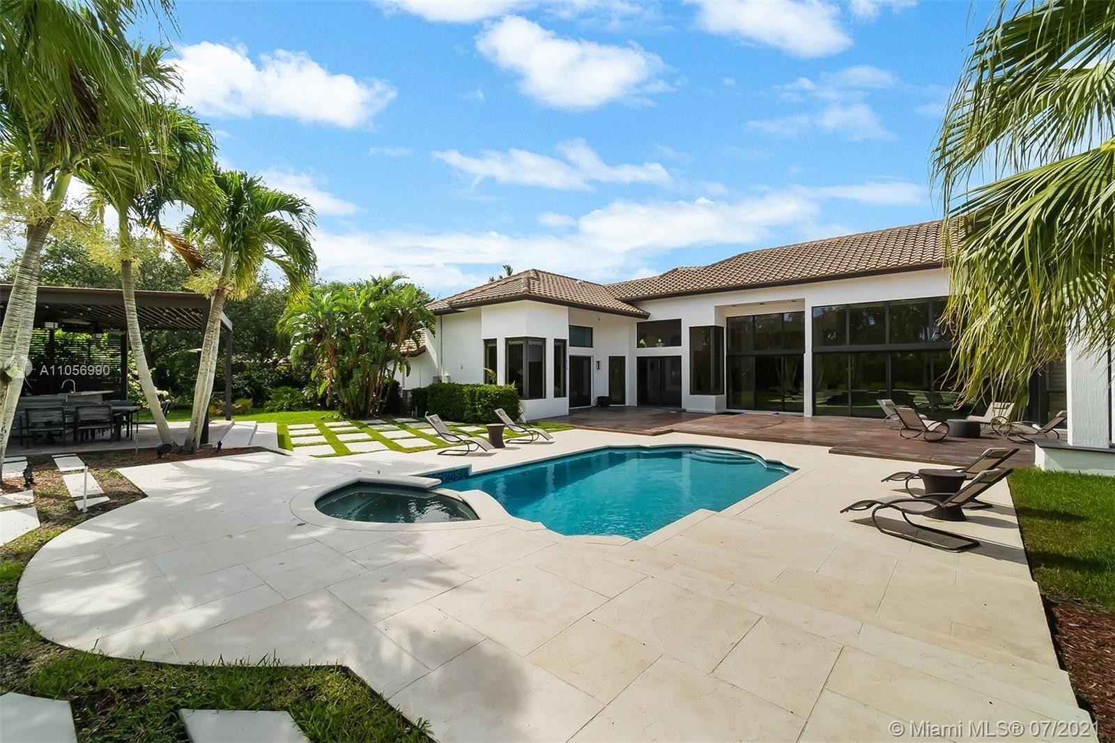 36. Single Family Homes for Sale at Windmill Ranch Estates, Weston, FL 33331