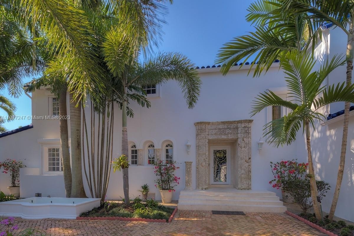 21. Single Family Homes for Sale at Palm Island, Miami Beach, FL 33139