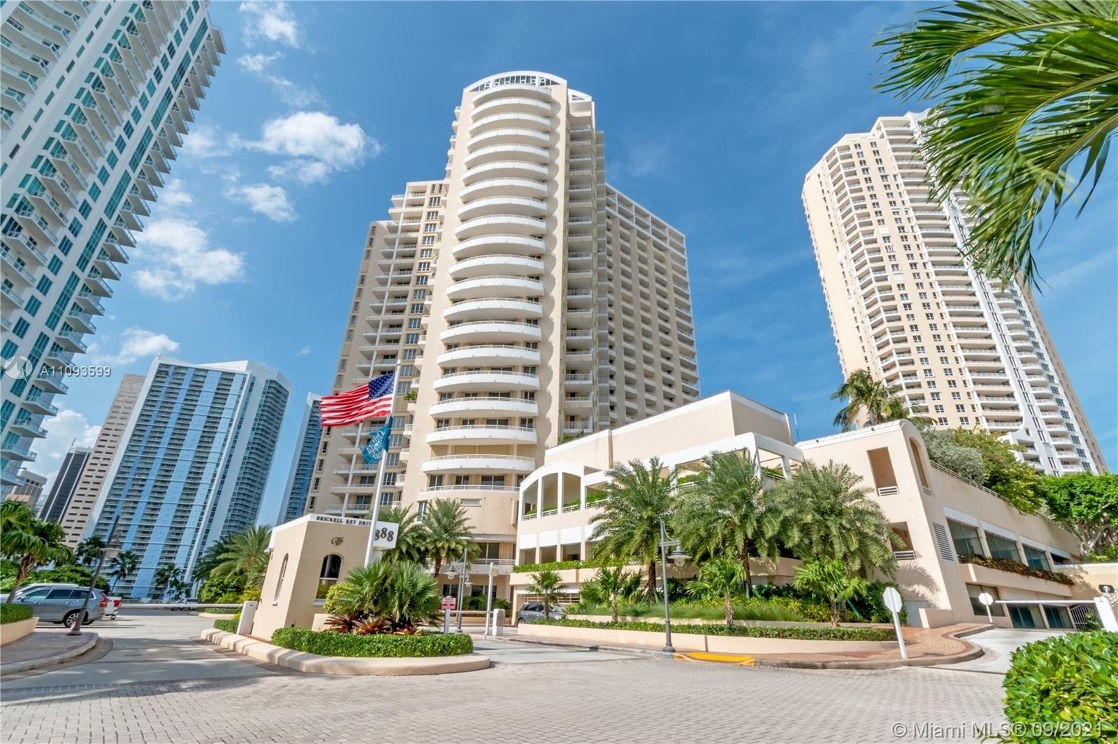1. Condominiums at 888 Brickell Key Dr, 1207 Miami