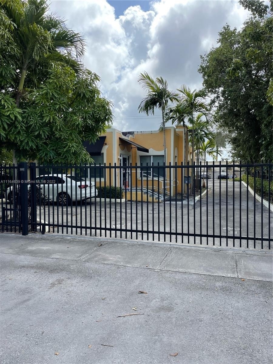 Commercial / Office for Sale at Downtown North Miami, North Miami, FL 33161