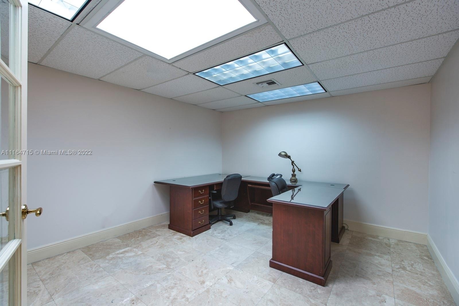 28. Commercial / Office 為 特賣 在 Crafts, Coral Gables, FL 33134